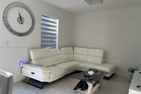 Купить таунхаус в Хомстед, Флорида 3 спальни, 157.47м2, № 1983540 - фото 6