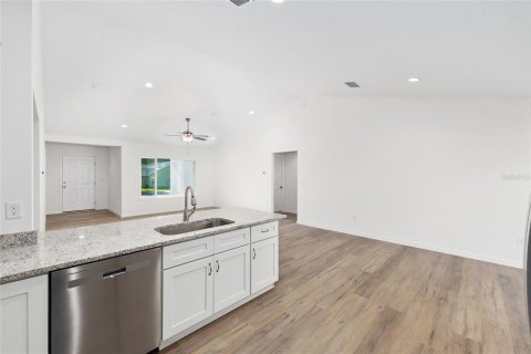 Villa ou maison à vendre à Citrus Springs, Floride: 4 chambres, 159.33 m2 № 2388800 - photo 27