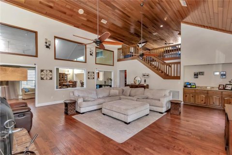 House in Ocala, Florida 4 bedrooms, 388.42 sq.m. № 1556226 - photo 10
