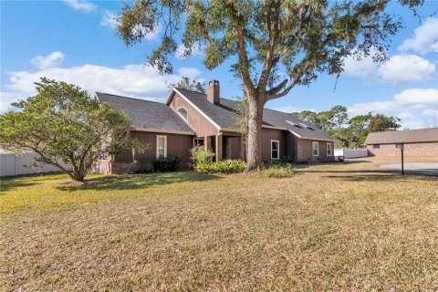 House in Ocala, Florida 4 bedrooms, 388.42 sq.m. № 1556226 - photo 4