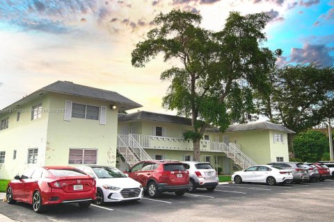 Condominio en venta en Miami, Florida, 1 dormitorio, 65.03 m2 № 2012190 - foto 23