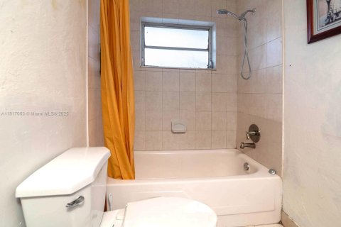 Condominio en venta en Miami, Florida, 1 dormitorio, 65.03 m2 № 2012190 - foto 18