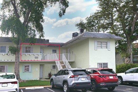 Condominio en venta en Miami, Florida, 1 dormitorio, 65.03 m2 № 2012190 - foto 2