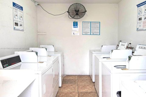 Condominio en venta en Miami, Florida, 1 dormitorio, 65.03 m2 № 2012190 - foto 19