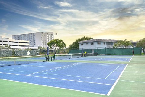 Condominio en venta en Miami, Florida, 1 dormitorio, 65.03 m2 № 2012190 - foto 20