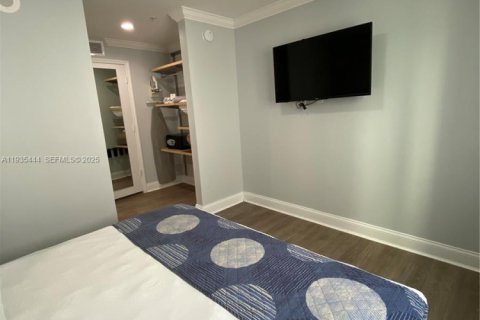 Apartment in Sweetwater, Florida 2 bedrooms № 1994285 - photo 18