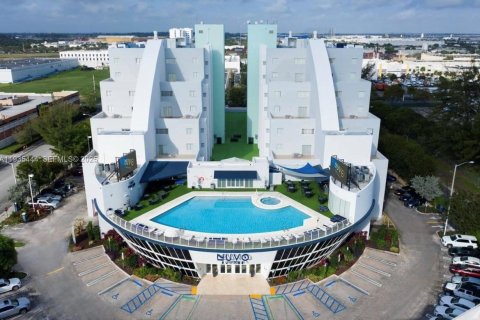 Apartment in Sweetwater, Florida 2 bedrooms № 1994285 - photo 21