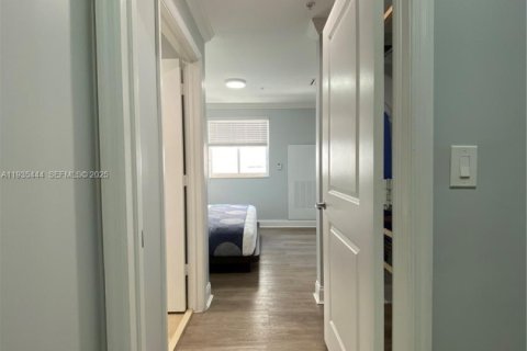 Apartment in Sweetwater, Florida 2 bedrooms № 1994285 - photo 7