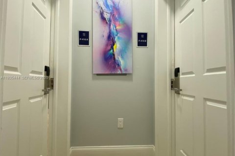 Apartment in Sweetwater, Florida 2 bedrooms № 1994285 - photo 2