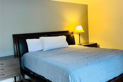 Touwnhouse à vendre à Deerfield Beach, Floride: 2 chambres, 114.83 m2 № 2082360 - photo 10