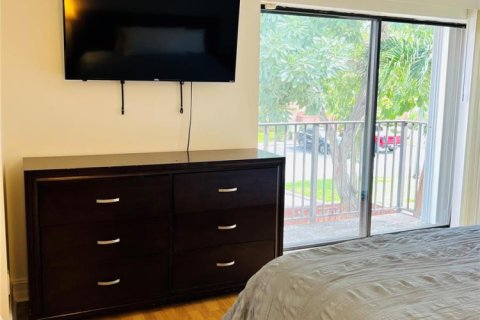 Touwnhouse à vendre à Deerfield Beach, Floride: 2 chambres, 114.83 m2 № 2082360 - photo 11