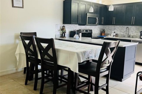 Touwnhouse à vendre à Deerfield Beach, Floride: 2 chambres, 114.83 m2 № 2082360 - photo 2