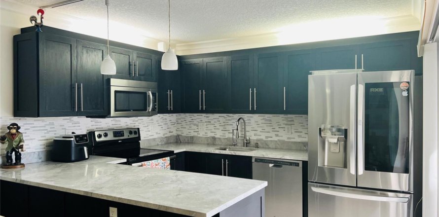Touwnhouse à Deerfield Beach, Floride 2 chambres, 114.83 m2 № 2082360