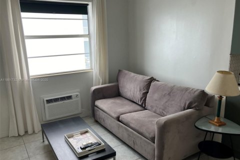 Copropriété à vendre à Miami Beach, Floride: 1 chambre, 38.09 m2 № 1945187 - photo 4