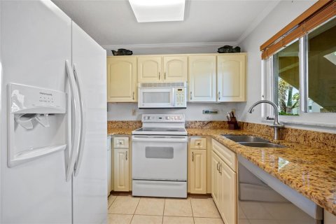 Condo in Punta Gorda, Florida, 2 bedrooms  № 1810998 - photo 6