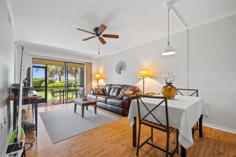 Condo in Punta Gorda, Florida, 2 bedrooms  № 1810998 - photo 11