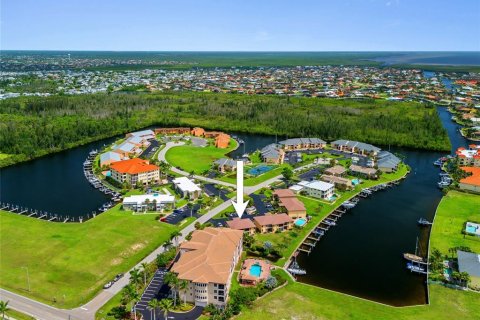 Condo in Punta Gorda, Florida, 2 bedrooms  № 1810998 - photo 1
