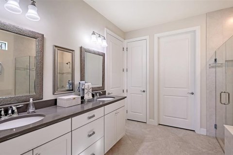 House in Sarasota, Florida 3 bedrooms, 231.51 sq.m. № 1894982 - photo 27