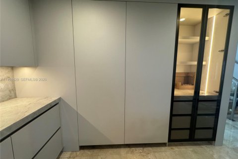 Villa ou maison à vendre à Miami, Floride: 4 chambres, 297.75 m2 № 2017765 - photo 7