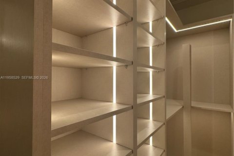 Villa ou maison à vendre à Miami, Floride: 4 chambres, 297.75 m2 № 2017765 - photo 14