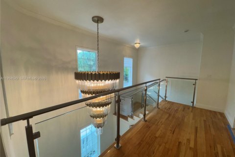 Villa ou maison à vendre à Miami, Floride: 4 chambres, 297.75 m2 № 2017765 - photo 22