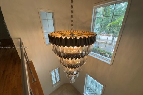 Villa ou maison à vendre à Miami, Floride: 4 chambres, 297.75 m2 № 2017765 - photo 21