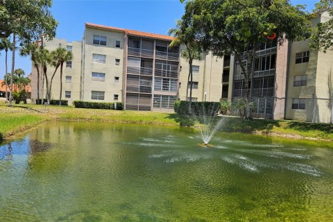 Condominio en alquiler en North Lauderdale, Florida, 1 dormitorio, 75.25 m2 № 1847684 - foto 16