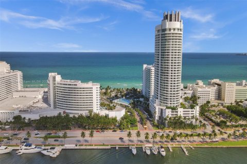 Condominio en venta en Miami Beach, Florida, 1 dormitorio, 99.03 m2 № 1860865 - foto 2