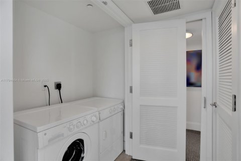 Condominio en venta en Miami Beach, Florida, 1 dormitorio, 99.03 m2 № 1860865 - foto 17