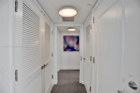 Condominio en venta en Miami Beach, Florida, 1 dormitorio, 99.03 m2 № 1860865 - foto 18