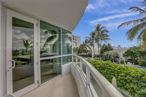 Condominio en venta en Miami Beach, Florida, 1 dormitorio, 99.03 m2 № 1860865 - foto 9