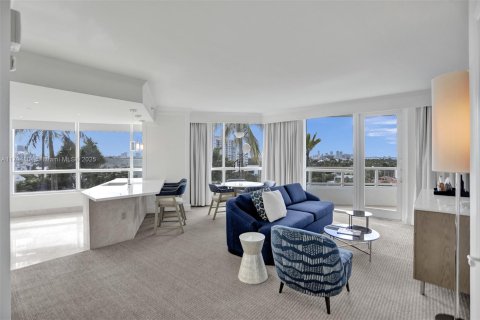 Condominio en venta en Miami Beach, Florida, 1 dormitorio, 99.03 m2 № 1860865 - foto 3