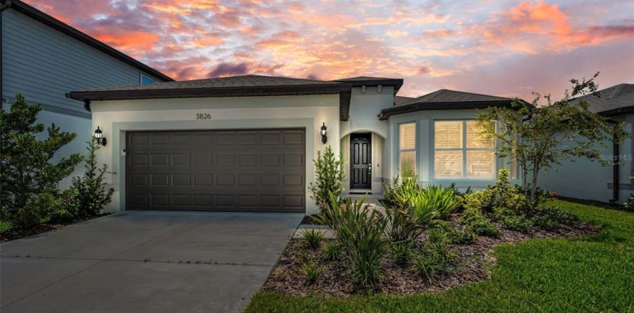 Casa en Land O' Lakes, Florida 3 dormitorios, 209.87 m2 № 1886715