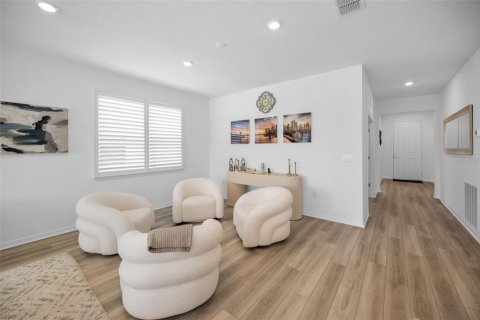 House in Land O' Lakes, Florida 3 bedrooms, 209.87 sq.m. № 1886715 - photo 8