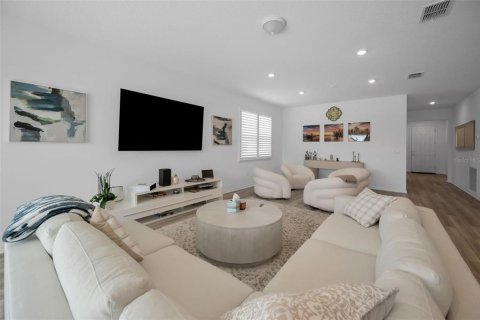 House in Land O' Lakes, Florida 3 bedrooms, 209.87 sq.m. № 1886715 - photo 7