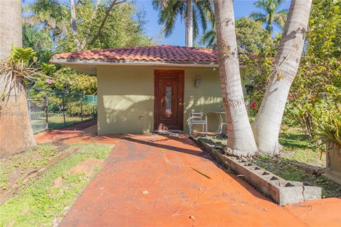 Снять в аренду коммерческую недвижимость в Майами, Флорида 1 спальня, 467.3м2, № 2004955 - фото 6