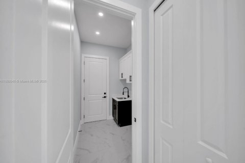 Casa en venta en Lehigh Acres, Florida, 3 dormitorios, 157.47 m2 № 1770499 - foto 10