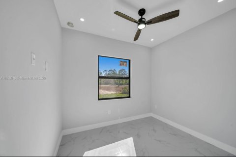 Casa en venta en Lehigh Acres, Florida, 3 dormitorios, 157.47 m2 № 1770499 - foto 11