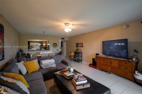 Copropriété à vendre à Coral Springs, Floride: 3 chambres, 127.74 m2 № 2067031 - photo 10