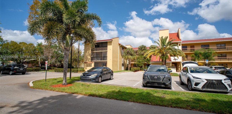 Condo à Coral Springs, Floride, 3 chambres  № 2067031