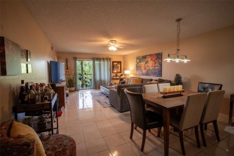 Copropriété à vendre à Coral Springs, Floride: 3 chambres, 127.74 m2 № 2067031 - photo 11