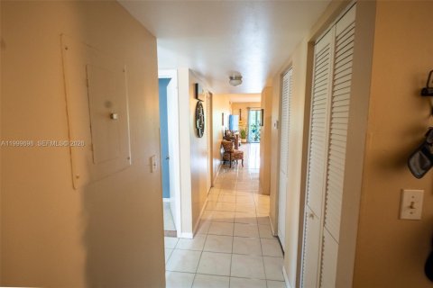 Copropriété à vendre à Coral Springs, Floride: 3 chambres, 127.74 m2 № 2067031 - photo 3