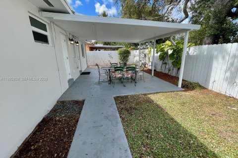 Dúplex en alquiler en Miami, Florida, 3 dormitorios, 211.45 m2 № 2056710 - foto 16