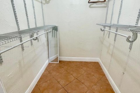 Dúplex en alquiler en Miami, Florida, 3 dormitorios, 211.45 m2 № 2056710 - foto 9