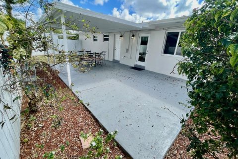 Dúplex en alquiler en Miami, Florida, 3 dormitorios, 211.45 m2 № 2056710 - foto 15