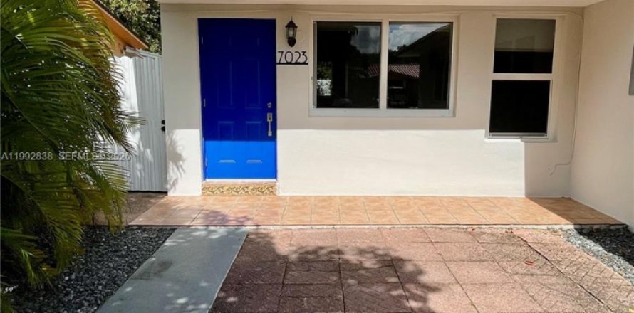 Dúplex en Miami, Florida 3 dormitorios, 211.45 m2 № 2056710