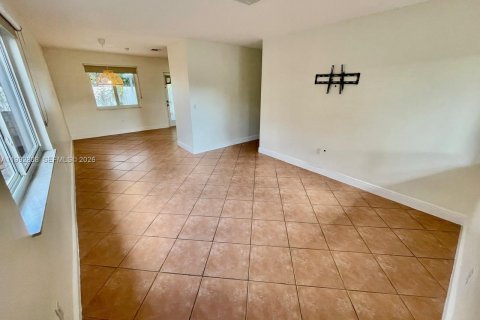 Dúplex en alquiler en Miami, Florida, 3 dormitorios, 211.45 m2 № 2056710 - foto 3