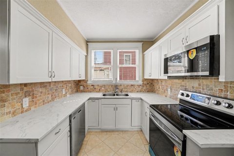 Villa ou maison à vendre à Sanford, Floride: 4 chambres, 142.33 m2 № 2430999 - photo 12
