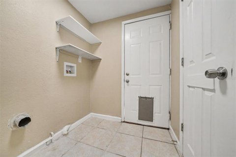 Villa ou maison à vendre à Sanford, Floride: 4 chambres, 142.33 m2 № 2430999 - photo 16