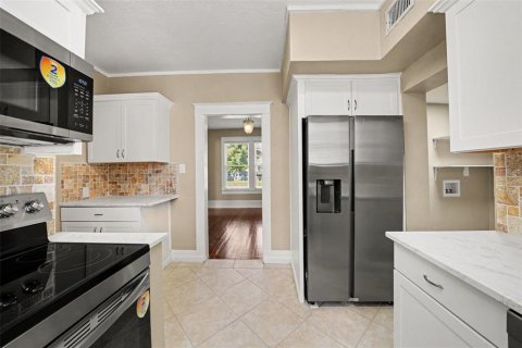 Villa ou maison à vendre à Sanford, Floride: 4 chambres, 142.33 m2 № 2430999 - photo 13